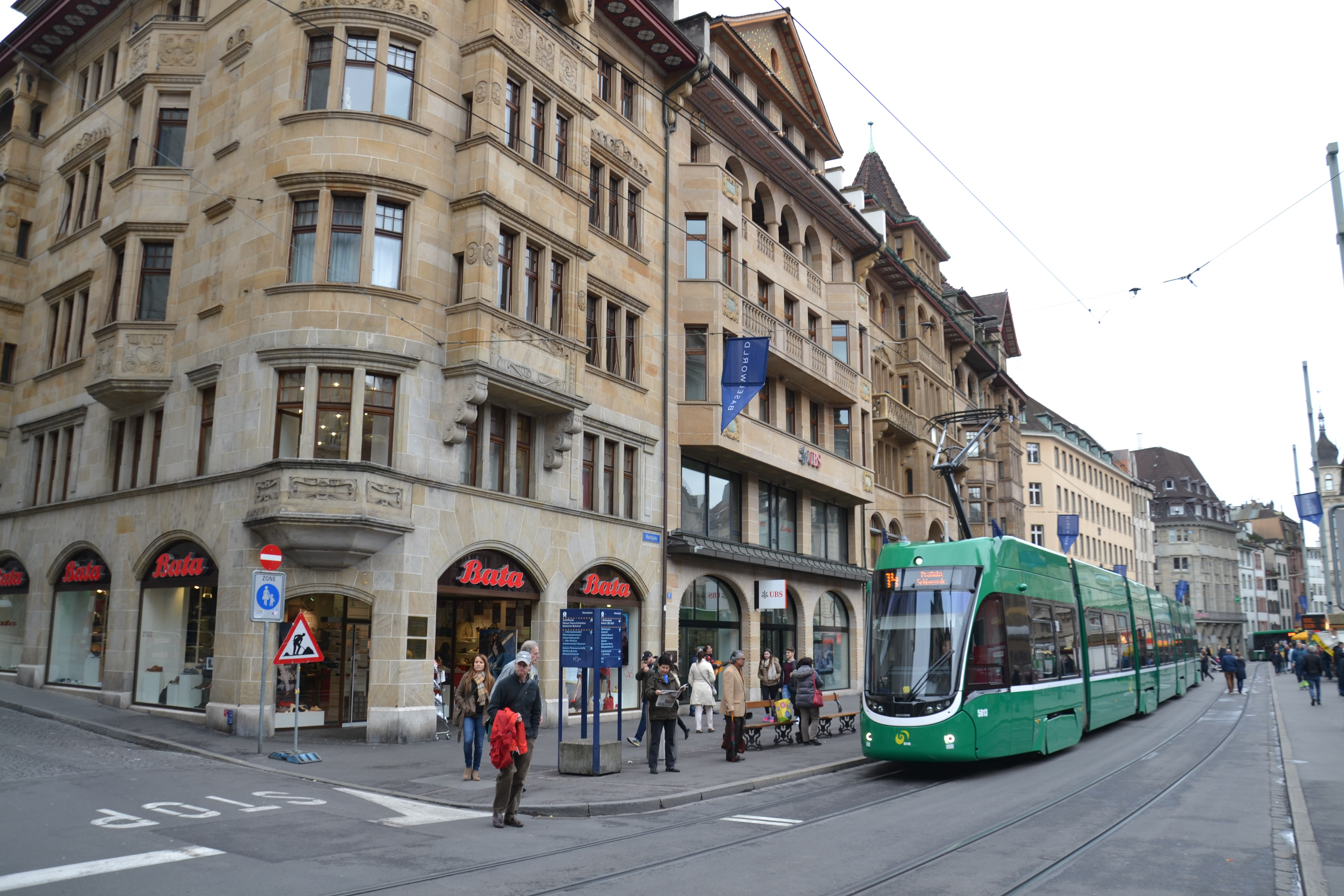 Tram Basel.JPG